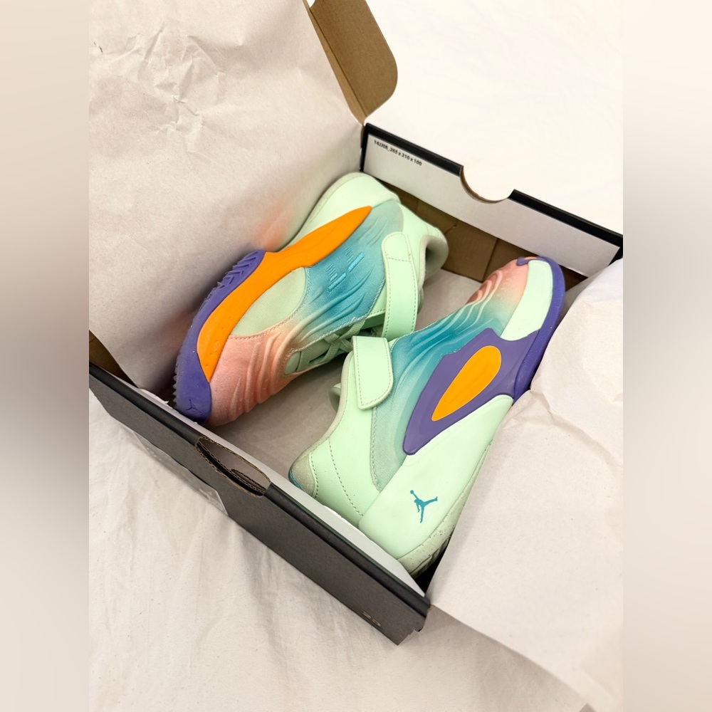 BIG KIDS' JORDAN LUKA 3 BASKETBALL SHOES